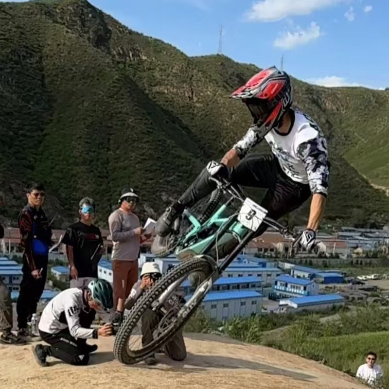 AVITUS Buty do rowerów górskic – Commuting On Mountain Bike recenzja i cena